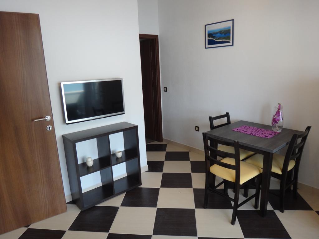 Apartments Selina Vinišće Quarto foto